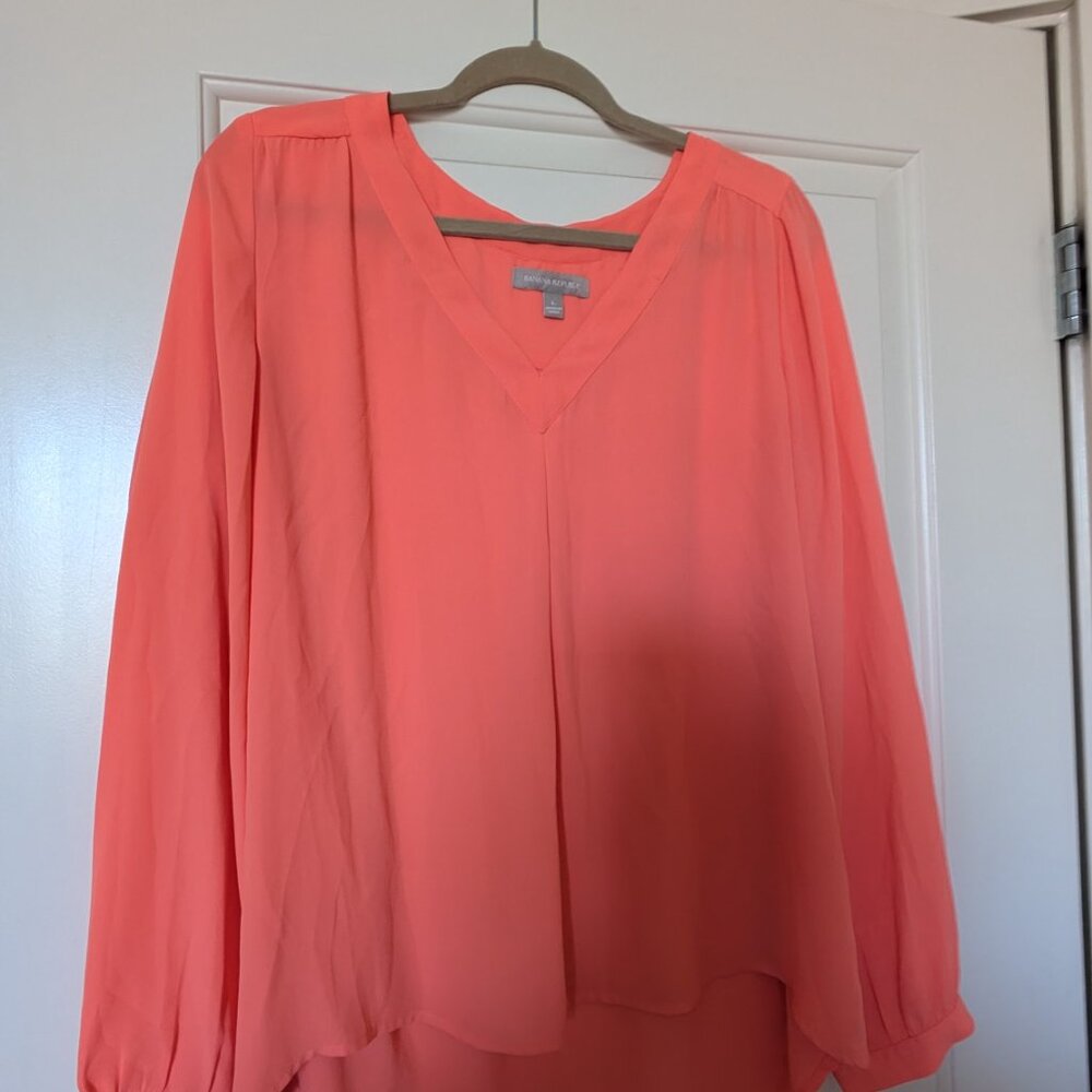 Coral Lightweight V-Neck Banana Republic Blouse: Size L